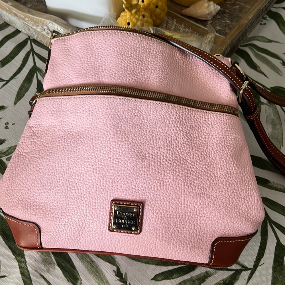 Dooney&Bourke light pink crossbody